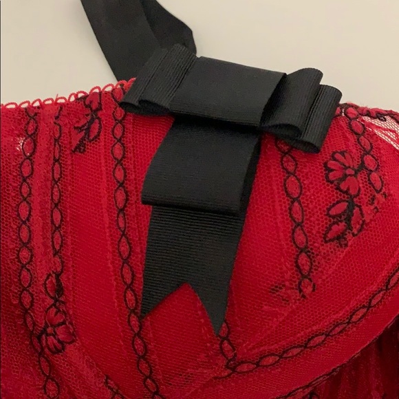 Victoria Secret Pleasure State Reb bra - Picture 2 of 3